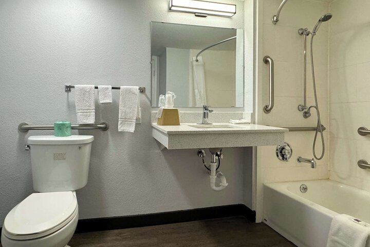 Room 15 of 15