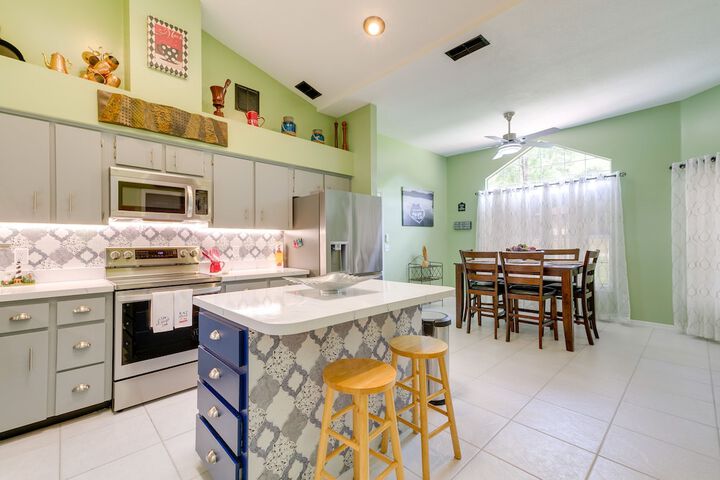 Sunny Home w / Pool & Lanai - Near Rainbow River!