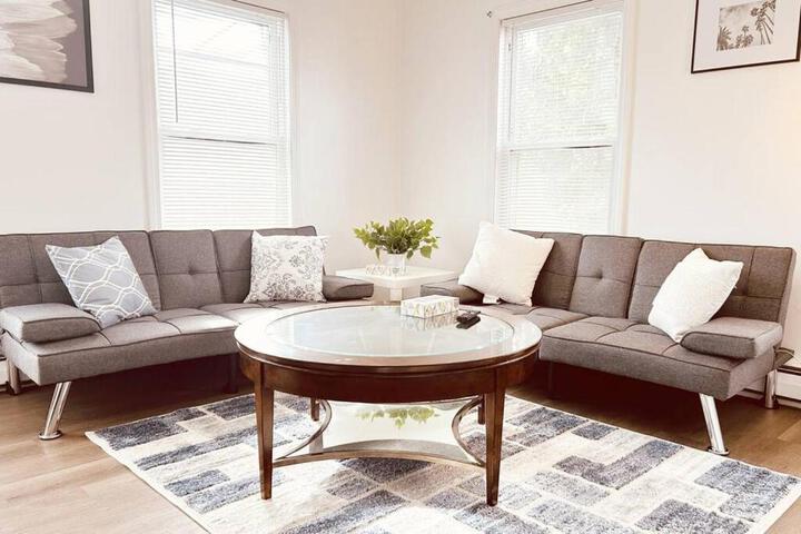 17-19Cozy & Spacious 6BR home in Malden with window AC and free parking