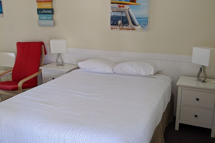 Room 8 of 11