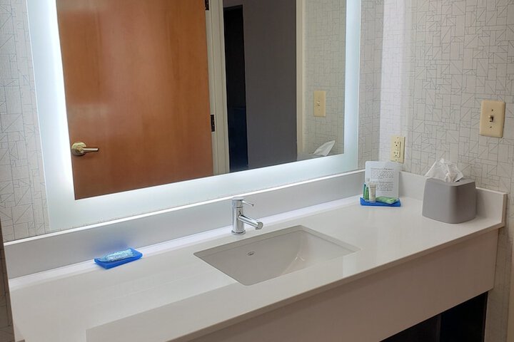 Holiday Inn Express Edgewood-Aberdeen-Bel Air by IHG