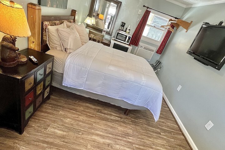 Room 121 of 191