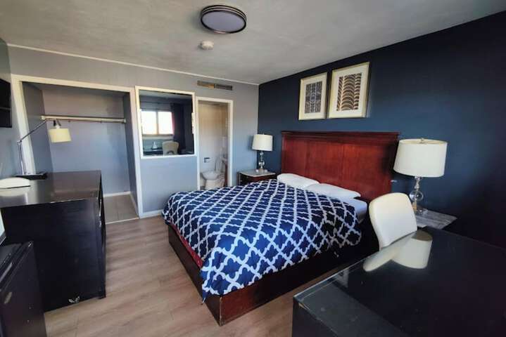 Room 15 of 25