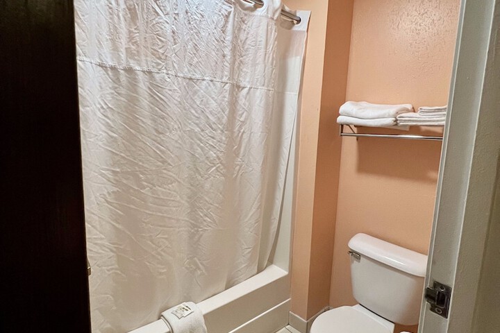Room 8 of 17