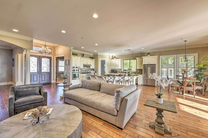 Near Wineries: Elk Grove Getaway w / Saltwater Pool