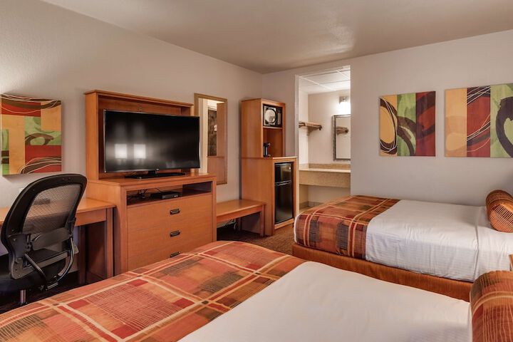 Room 21 of 25