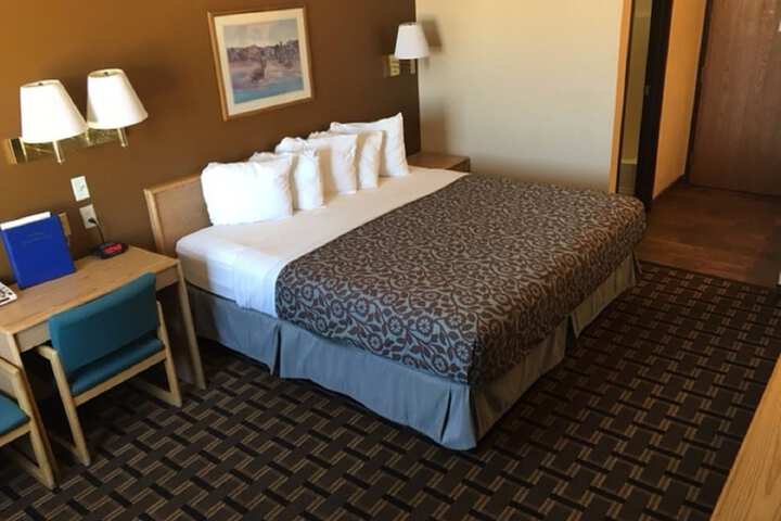 Room 10 of 41