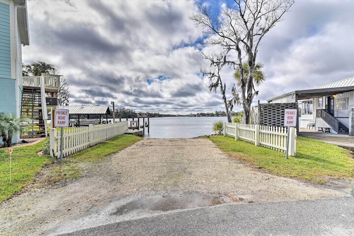 Private Dock & Water Views! Homosassa Retreat