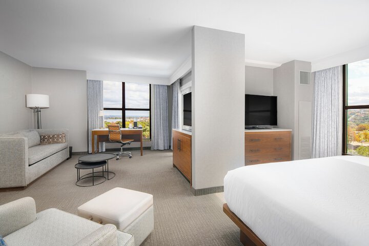 Room 104 of 142