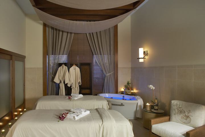 Room 14 of 65