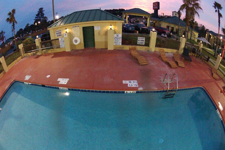 Pool 22 of 110