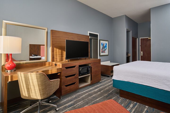 Room 8 of 17