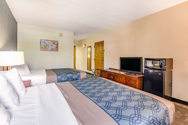 Room 14 of 33