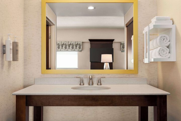 Hampton Inn & Suites Pittsburgh / Waterfront-West Homestead