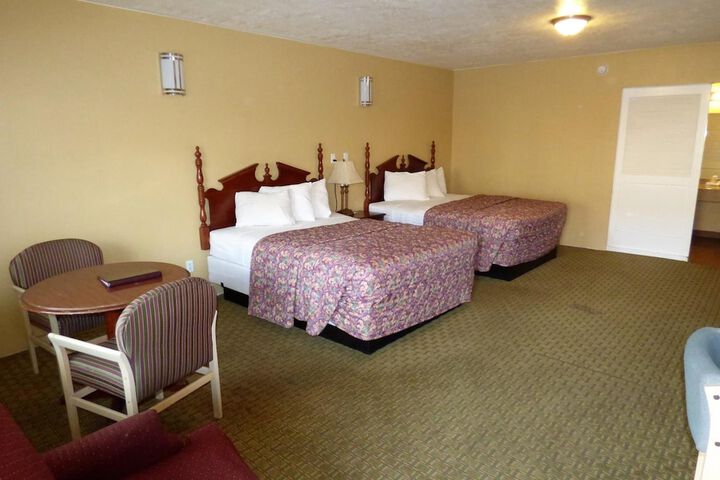 Room 8 of 20