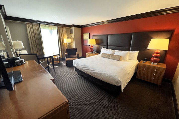 Room 34 of 84