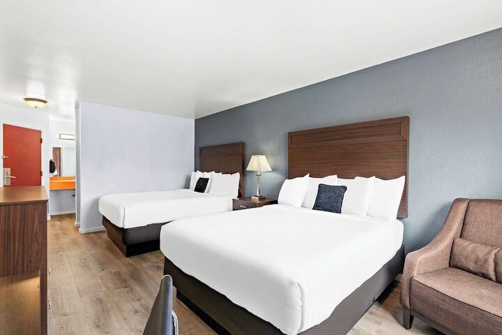 Room 14 of 30