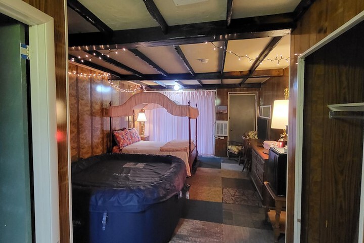 Room 110 of 118
