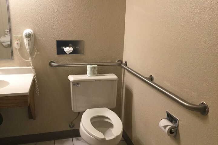 Room 6 of 30