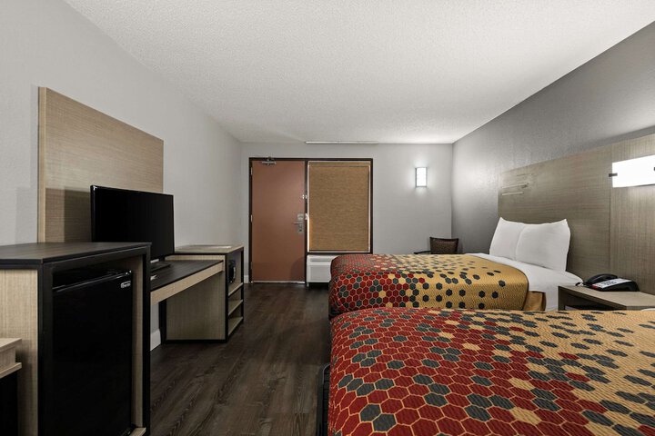 Room 19 of 28