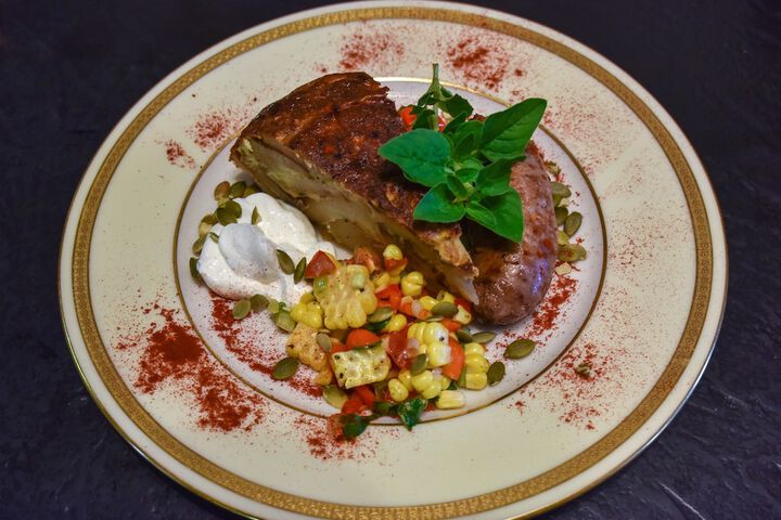 Dining 34 of 40