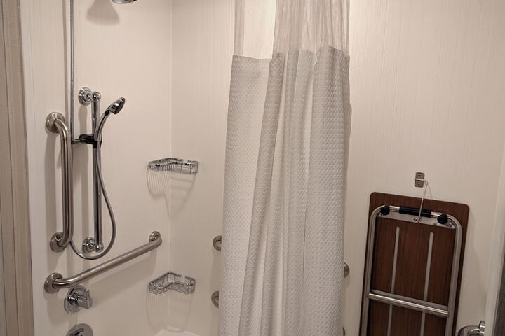 Courtyard by Marriott Holland Downtown