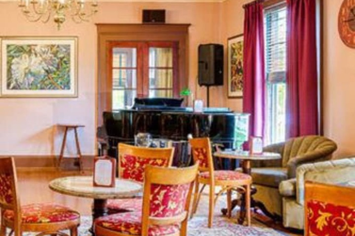 Gateways Inn & Restaurant