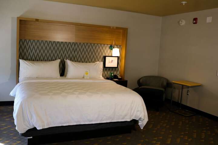 Room 18 of 37