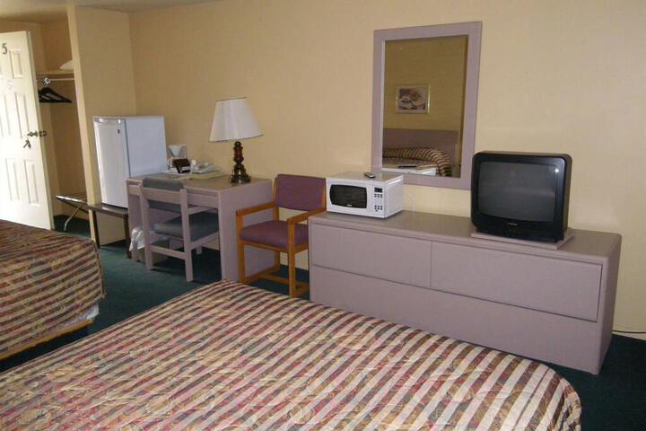 SELKIRK INN