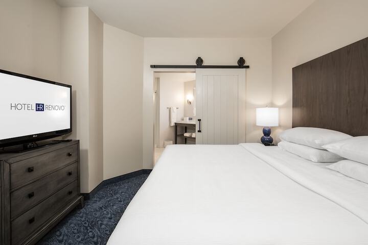Hotel Renovo Des Moines UrbandaleTapestry Collection Hilton