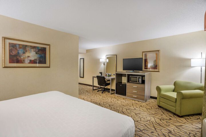 Room 18 of 39