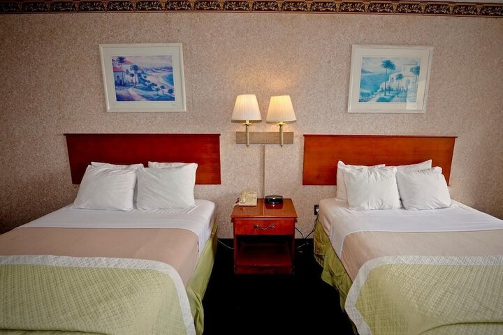 Room 16 of 28