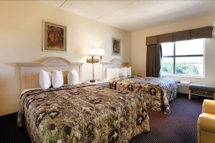 Room 17 of 18