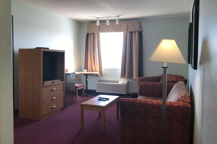 Super 8 by Wyndham Kindersley