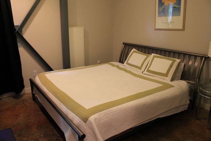 Room 16 of 39