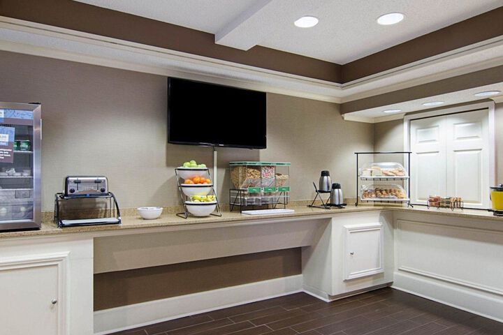 Quality Inn & Suites Little Rock West
