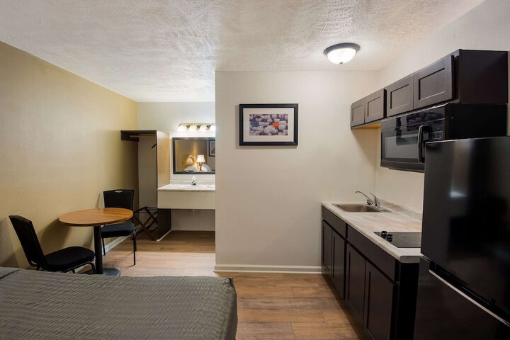 Room 15 of 30
