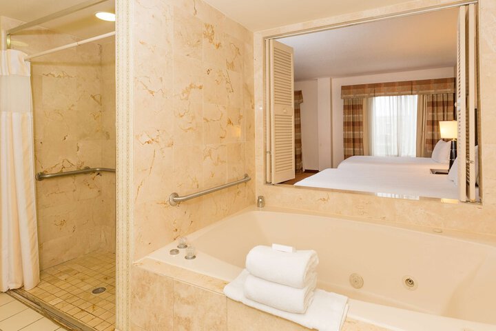Room 30 of 115