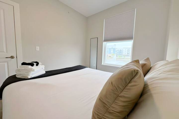 4BR Townhouse with Parking - WV rep 3