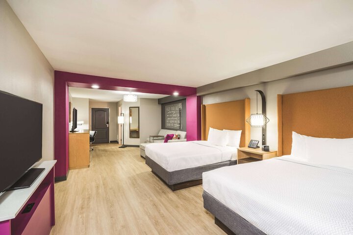 Room 15 of 40