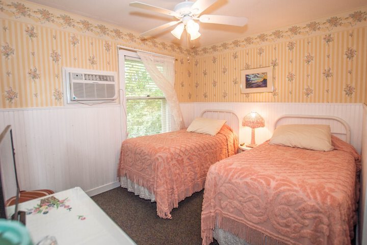Room 108 of 162