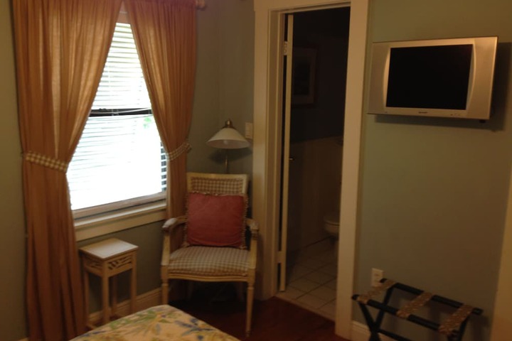 Room 45 of 80