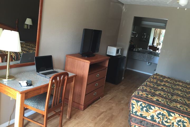 Room 18 of 30