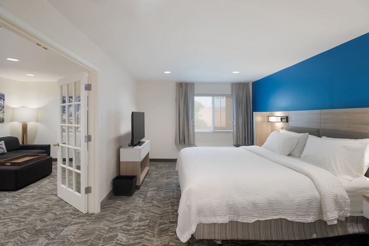 Room 15 of 46