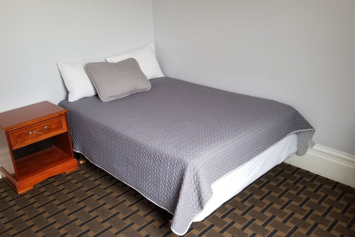 Room 16 of 23