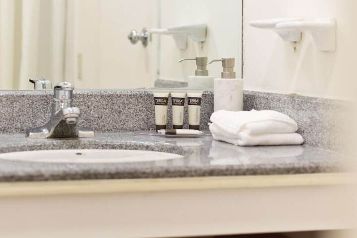 Stamford Suites