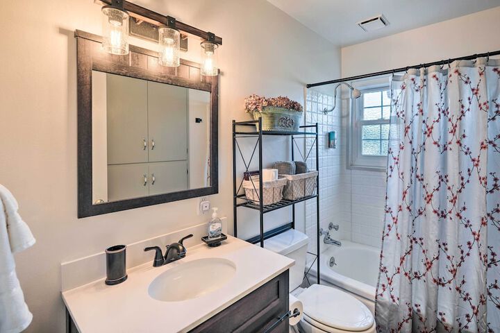1 Mi to Main Street Sutter Creek: Poolside Oasis!