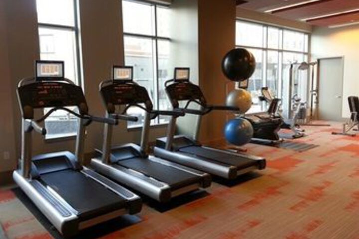 Global Luxury Suites at Park Crest Lofts