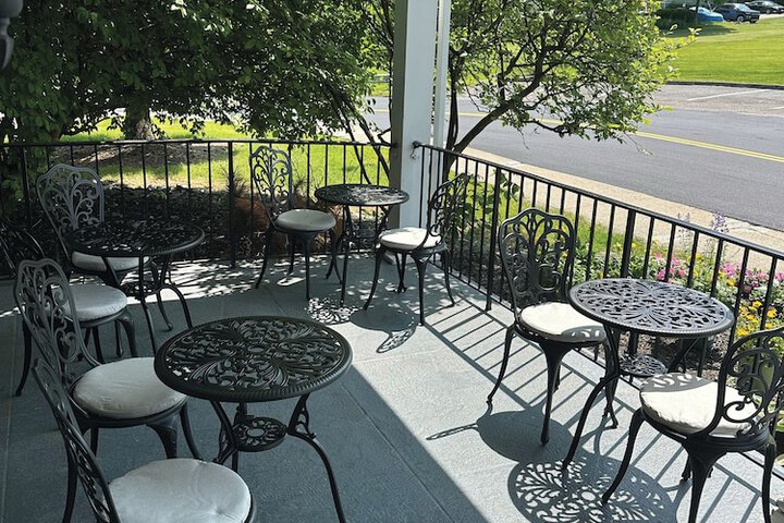 The Aurora Inn