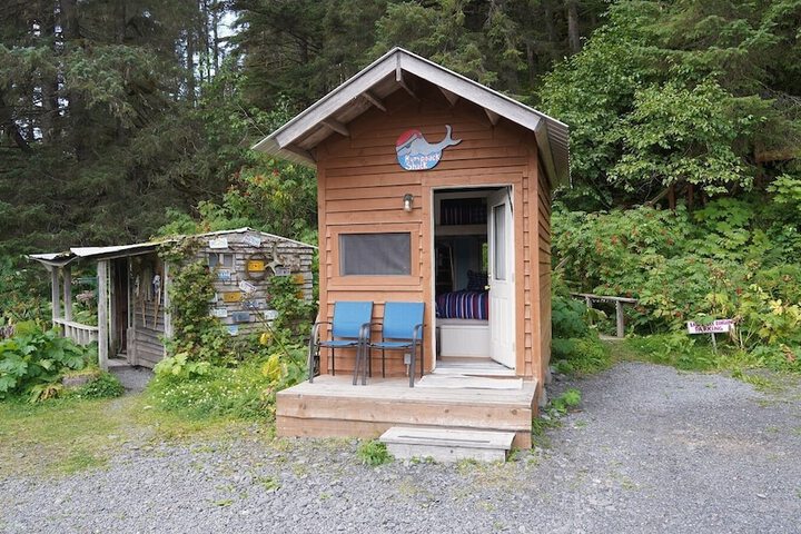 Nauti Otter Inn and Yurt Village